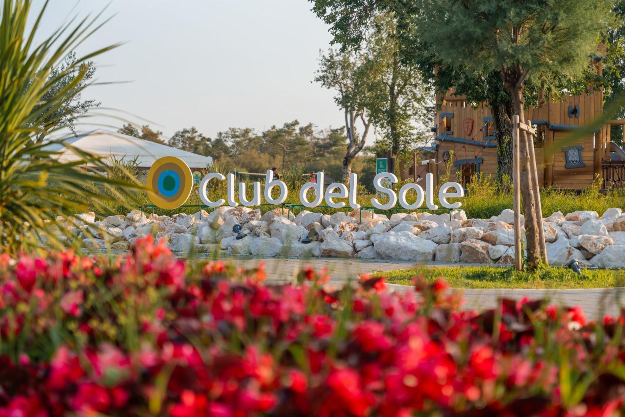 Отель Club Del Sole Spina Family Collection Лидо-ди-Спина Экстерьер фото